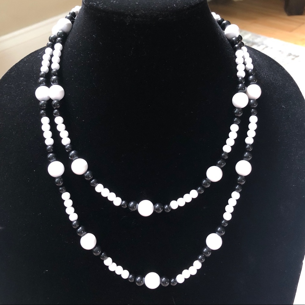 Single or double strand black/white bead necklace
